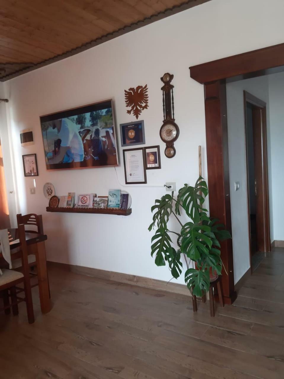 B&Bsheshalliu 베라트 외부 사진